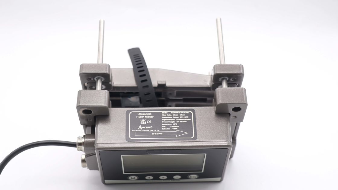 KUF100 Ultrasonic Flow Meter z wyjściem 4-20mA, przemysłowym materiałem z tworzyw sztucznych i wyświetlanym ekranem LCD 256*128
