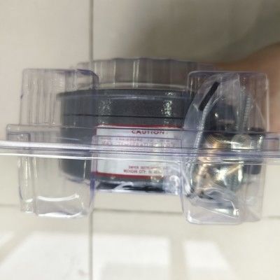 Manometr różnicowy Dwyer Magnehelic 2300-60PA z zakresem 60-0-60 Pa, dokładnością ±2% i obudową IP67