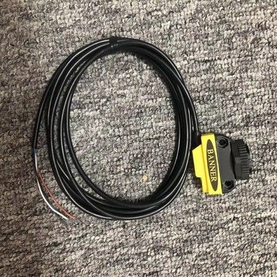 Banner QS18VP6D Diffuse Photoelectric Sensor z zasięgiem odczuwania 450 mm IP67 NEMA 6 Rated and Complementary PNP Output
