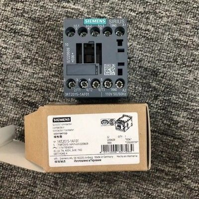 3-biegunowy stycznik mocy Siemens 3RT2015-1AF01 o prądzie znamionowym 7 A i napięciu cewki 110 V AC