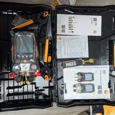 testo 557s Sprytny zestaw próżniowy z węzłami - Inteligentny zestaw cyfrowy z bezprzewodowymi sondami próżniowymi i bezprzewodowymi sondami temperatury oraz 4 zestawami węzłów