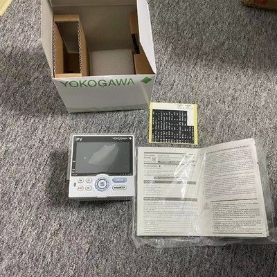 UT35A cyfrowy sterownik temperatury z 14-segmentowym kolorem LCD, sterowaniem sekwencją drabiny i komunikacją Ethernet