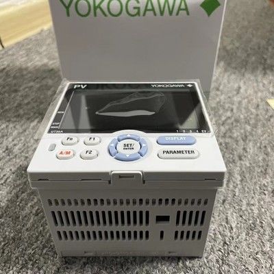 UT35A cyfrowy sterownik temperatury z 14-segmentowym kolorem LCD, sterowaniem sekwencją drabiny i komunikacją Ethernet