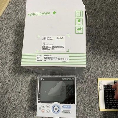 UT35A cyfrowy sterownik temperatury z 14-segmentowym kolorem LCD, sterowaniem sekwencją drabiny i komunikacją Ethernet