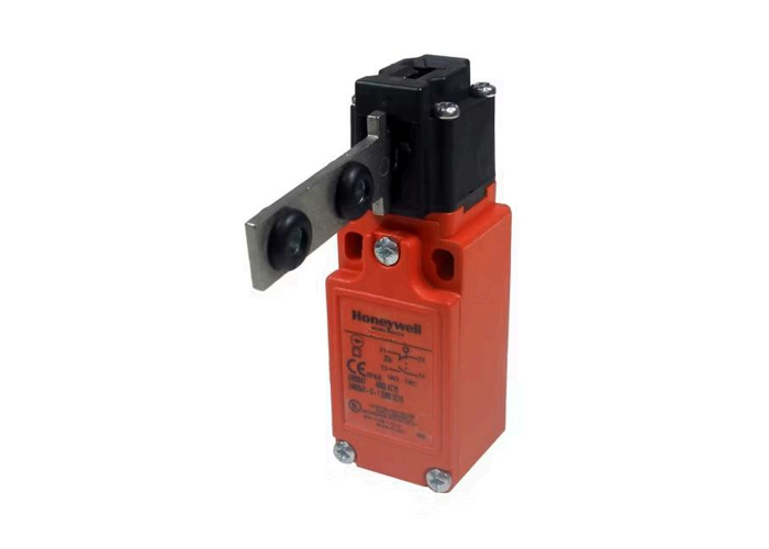 GKE Series Safety Key-Operated Switch with IEC 20 mm Mounting IP66/67 Rated and NEMA 1 4X 12 13 Compliance