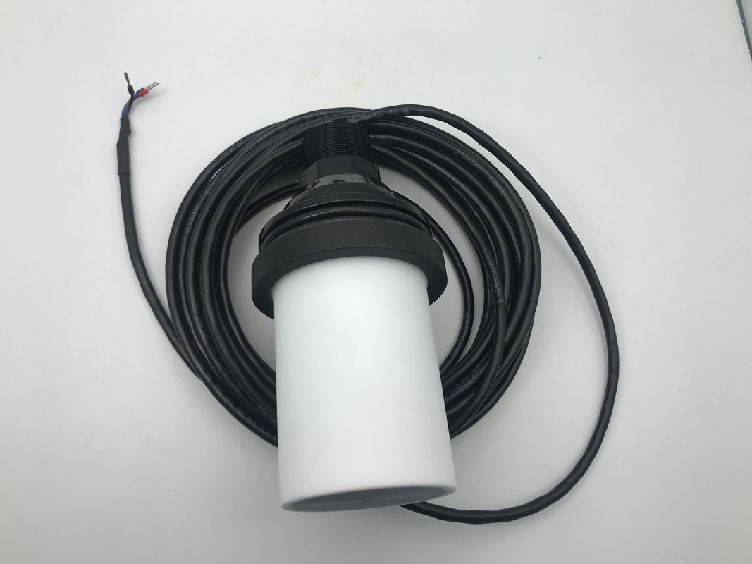 IP68 wodoodporny czujnik ultradźwiękowy z materiałem obudowy z PTFE i zakresem pomiaru poziomu 0,5 - 12 m